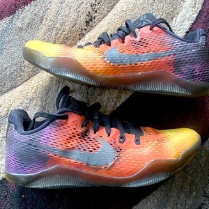 Nike Kobe 11 “Sunset” size 8